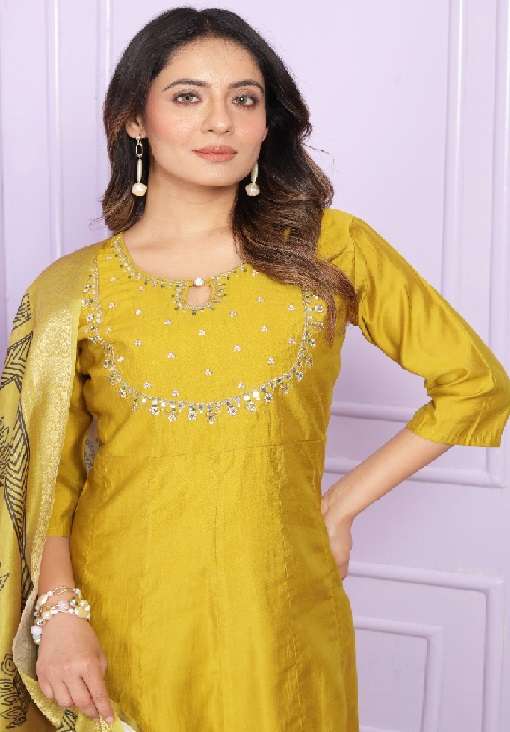 Kurta Set With Dupatta Code GC4770 by Ready Wear